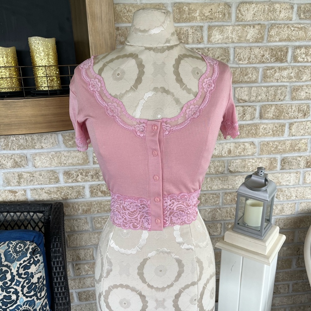 American Eagle pink lace crop top size S
